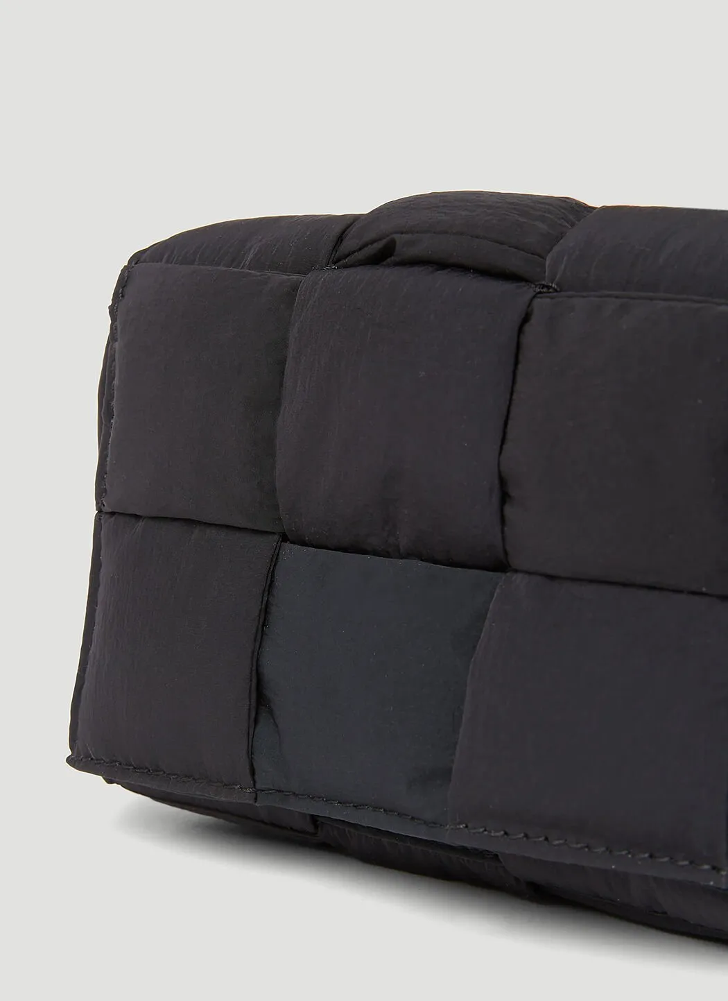Bottega Veneta Men Padded Intreccio Cassette Belt Bag