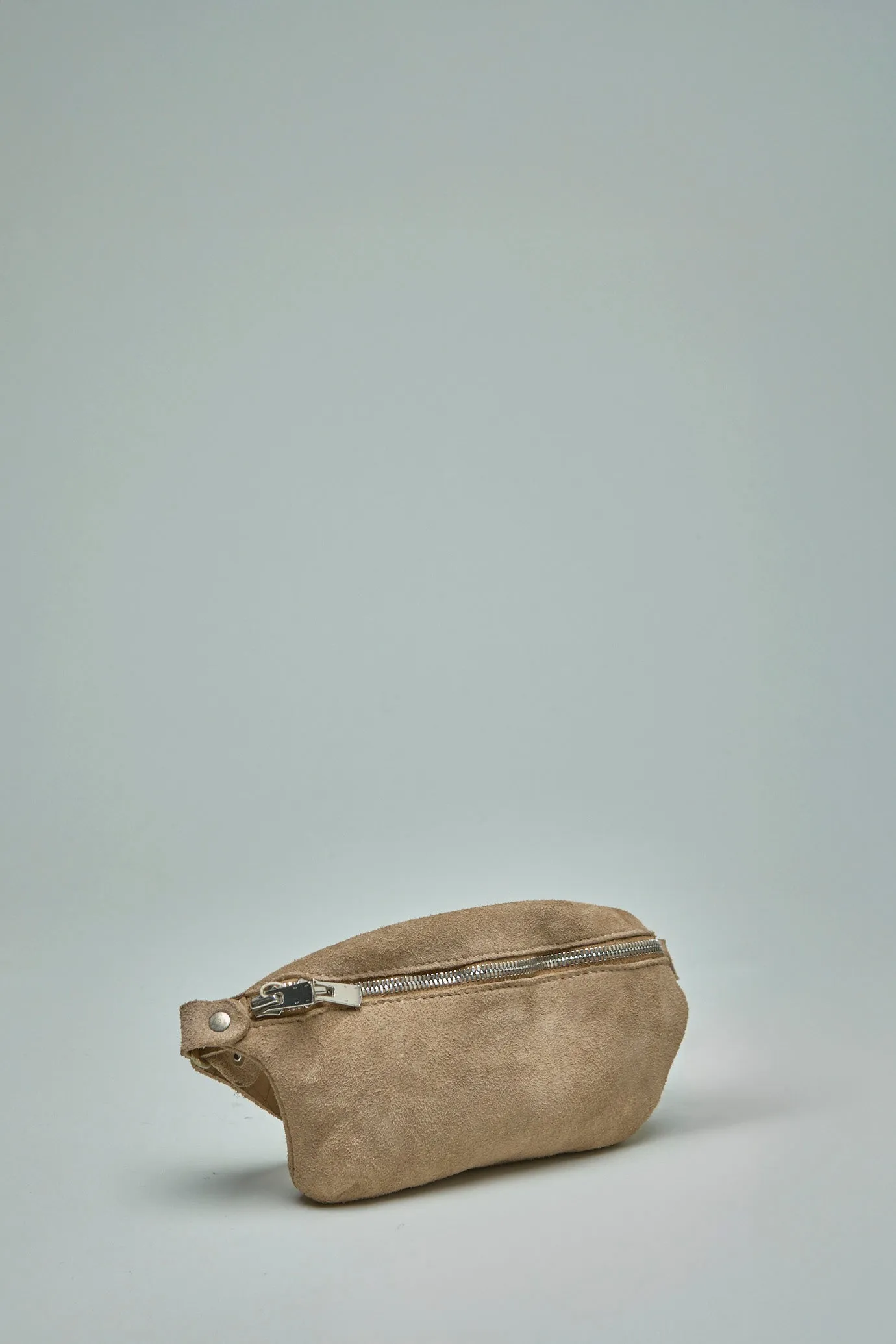 BV06 Soft Horse Reverse Small Fanny Bag