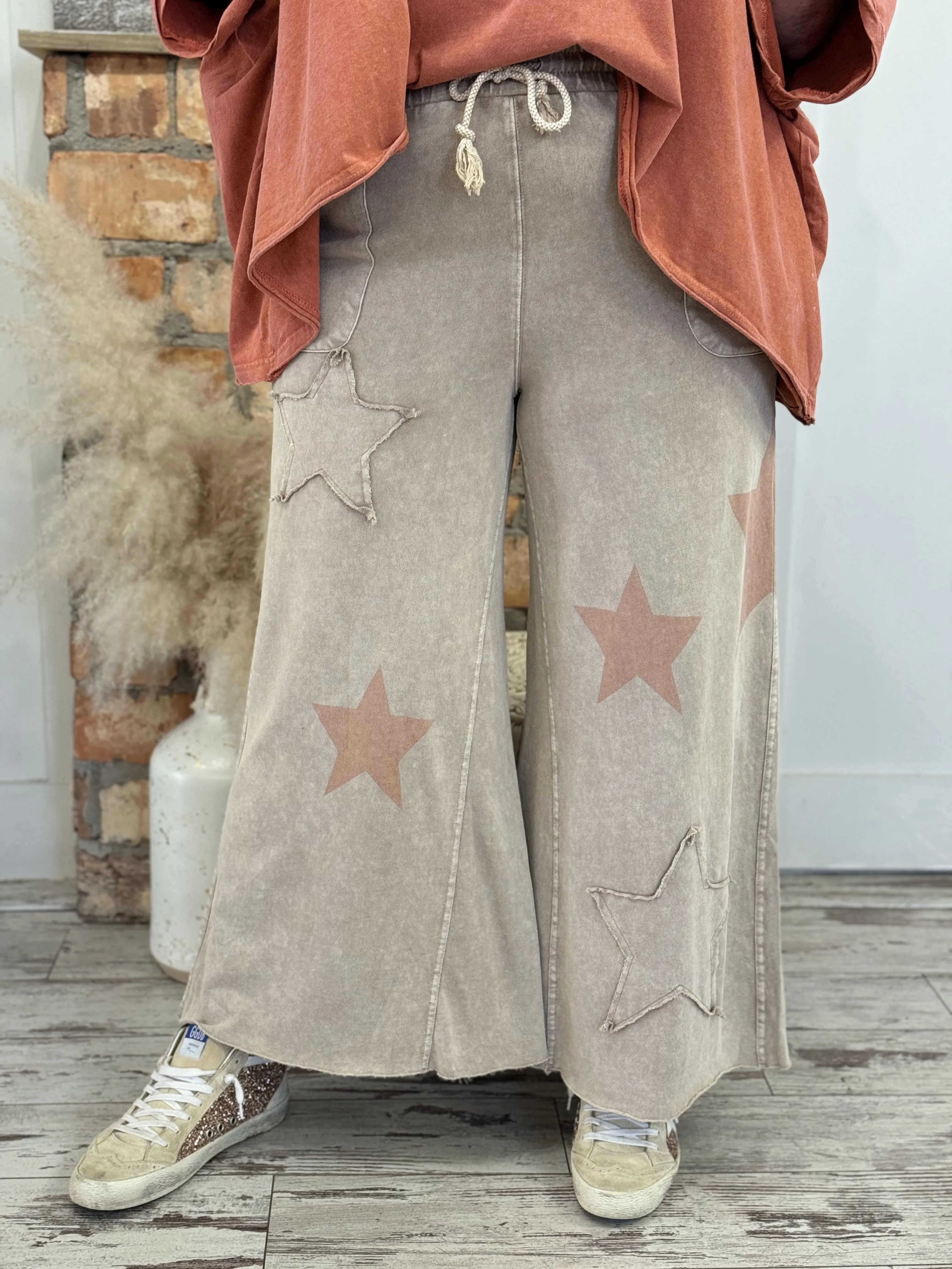 Cropped Wide Leg Star Patch Pants | Mocha